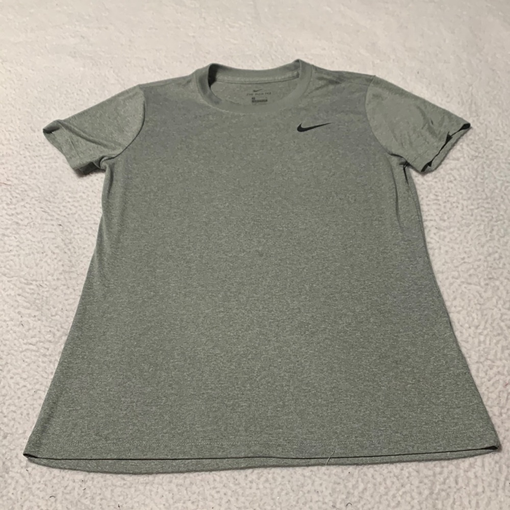 Nike Ladies Gray Tee, EUC, Size Small